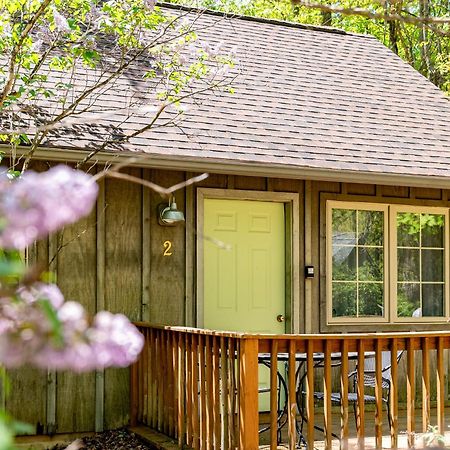 Love Ridge Mountain Lodging Lyndhurst Exteriör bild