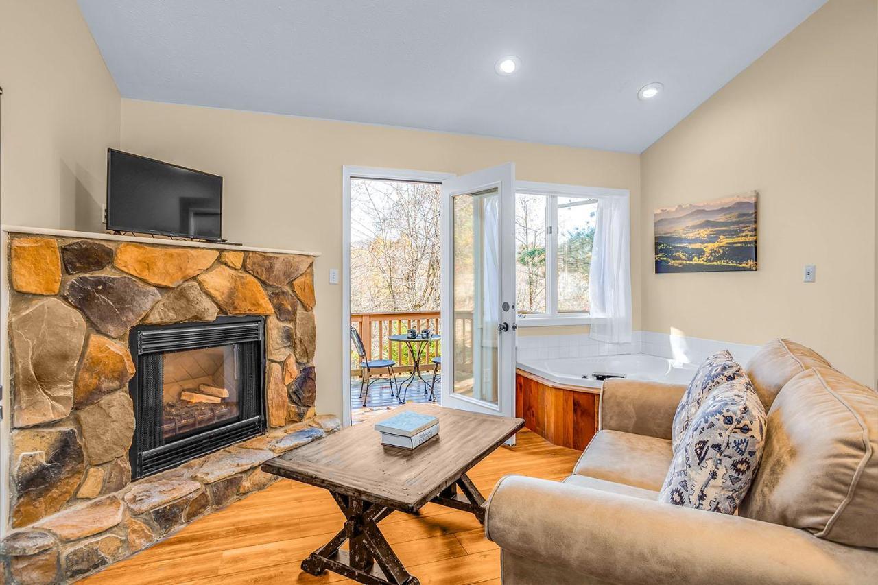 Love Ridge Mountain Lodging Lyndhurst Exteriör bild