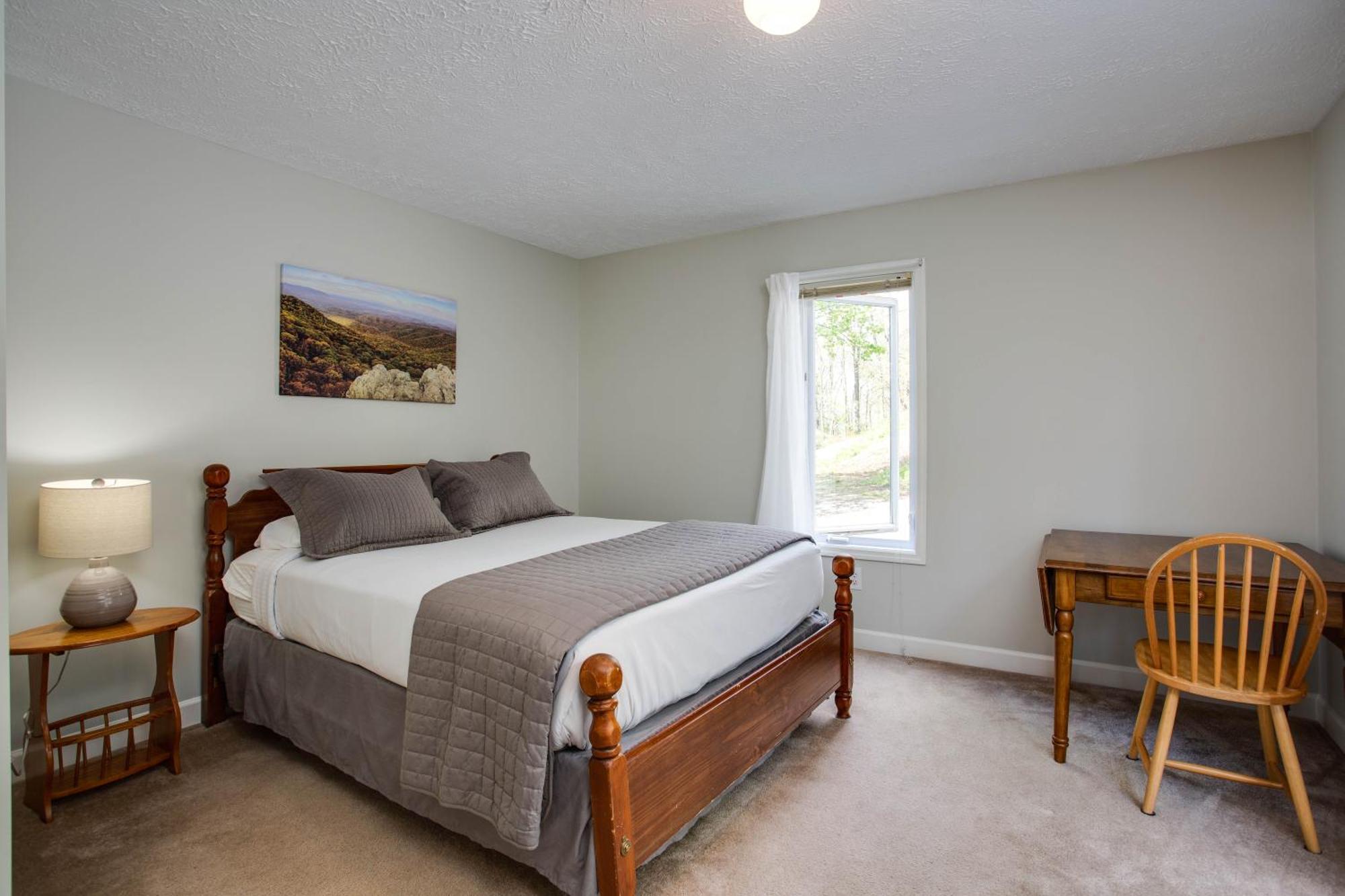 Love Ridge Mountain Lodging Lyndhurst Exteriör bild