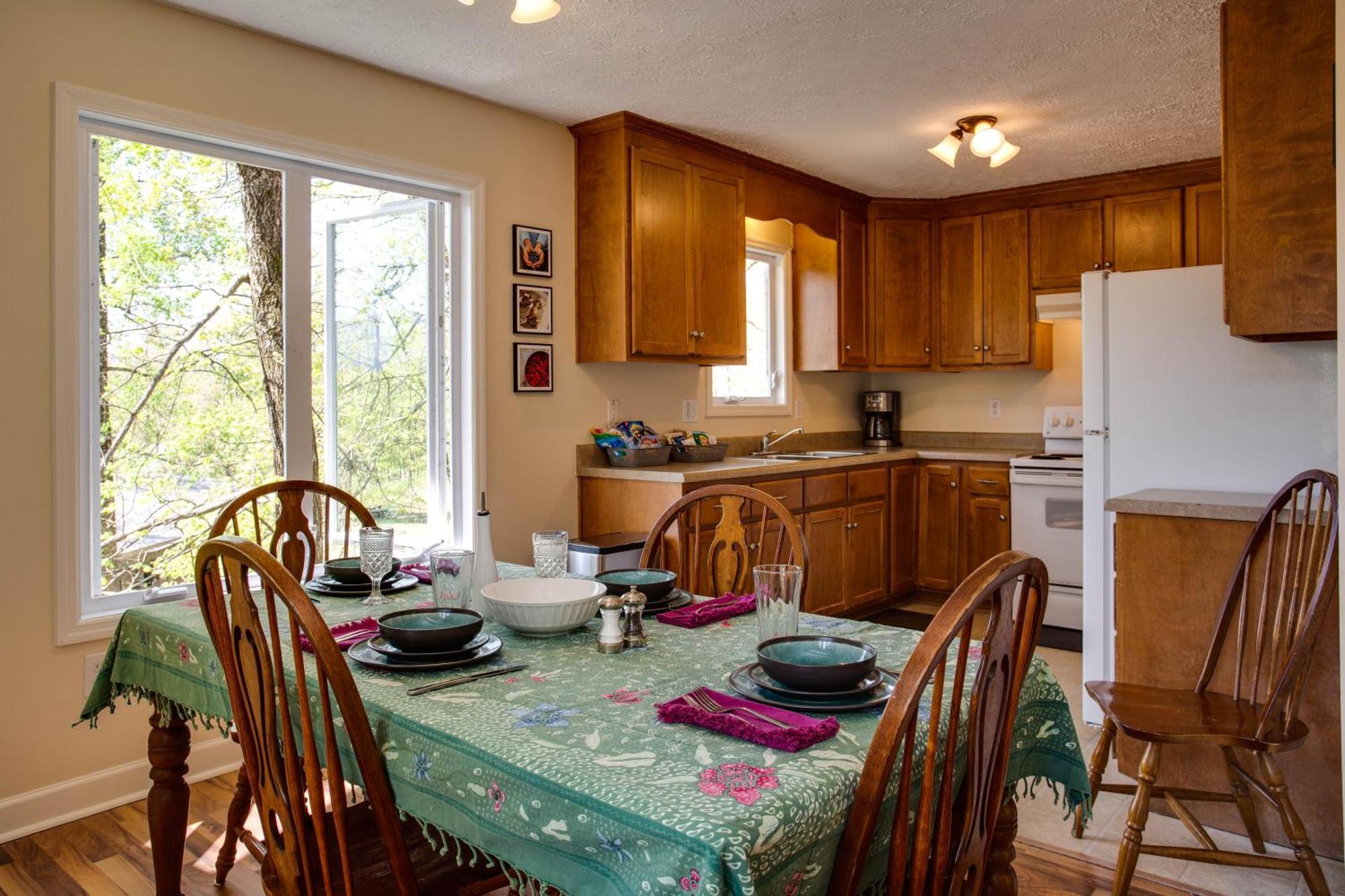 Love Ridge Mountain Lodging Lyndhurst Exteriör bild