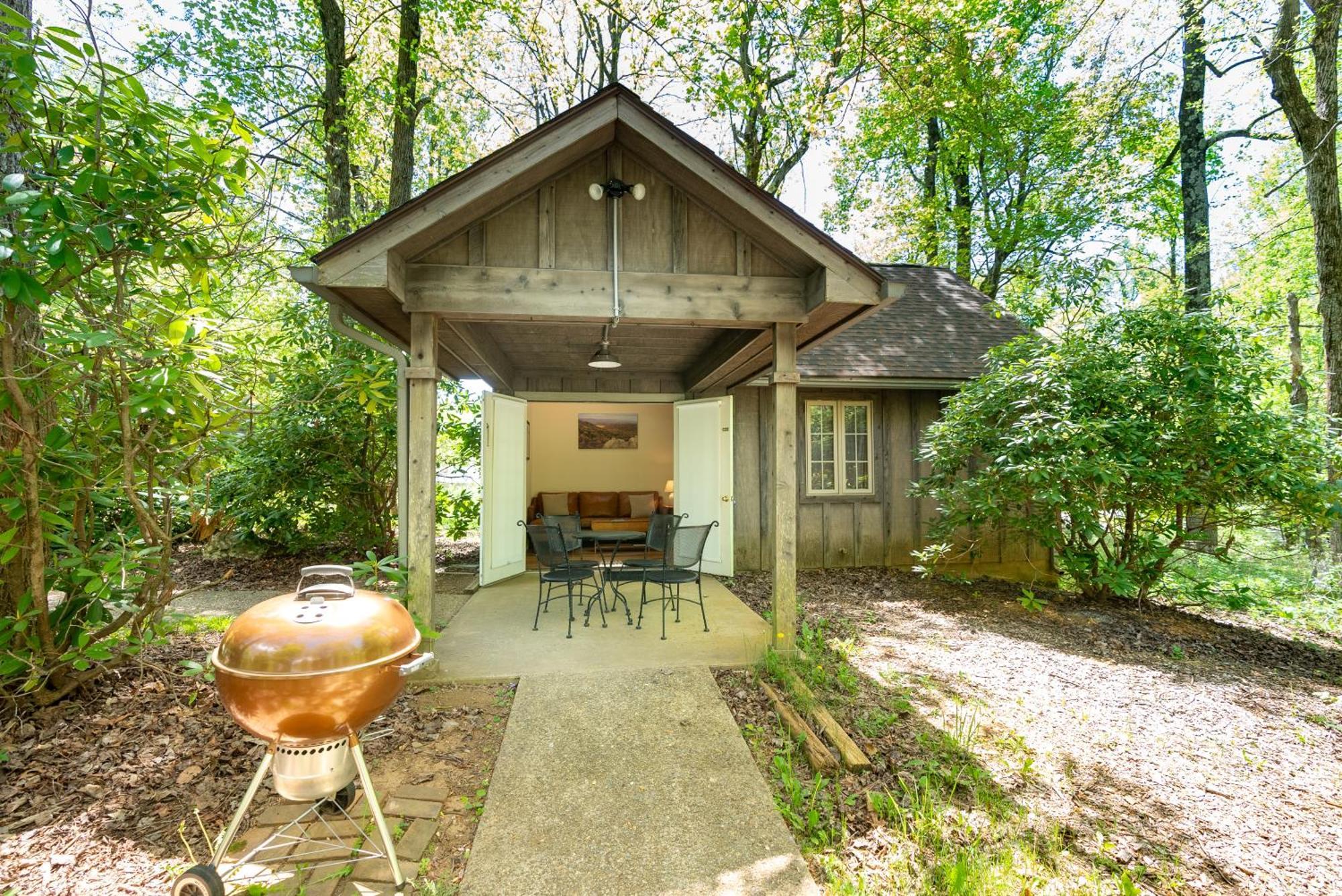 Love Ridge Mountain Lodging Lyndhurst Exteriör bild